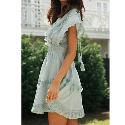 Mini robe sexy courte portée de profil