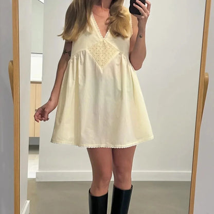 Robe courte dentelle