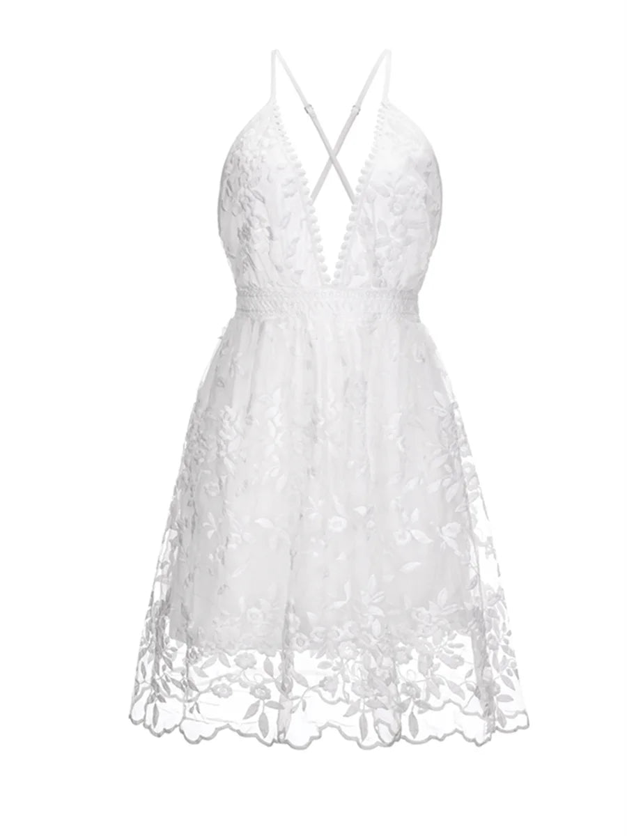 Robe mini blanche en dentelle vue de face